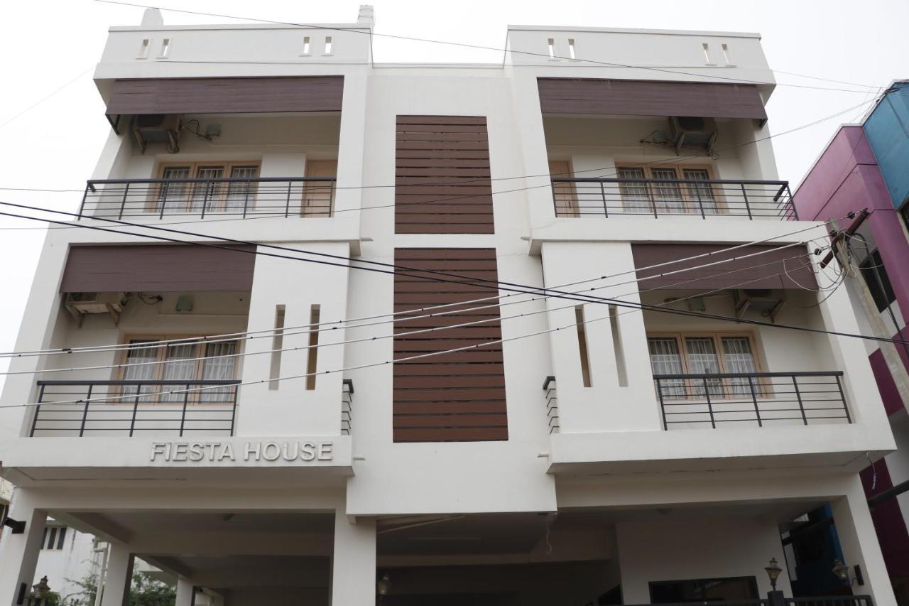Fiesta House Pallikaranai Madrás Exterior foto